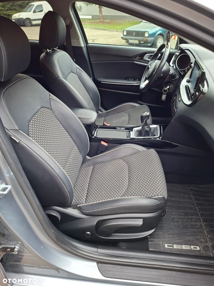 Kia Ceed 1.5 T-GDI L - 17