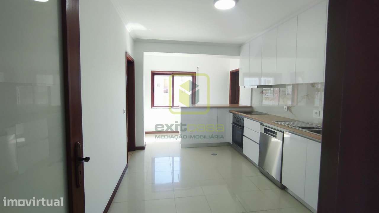 Apartamento T3 no Centro de Albergaria-a-Velha - Grande imagem: 2/18