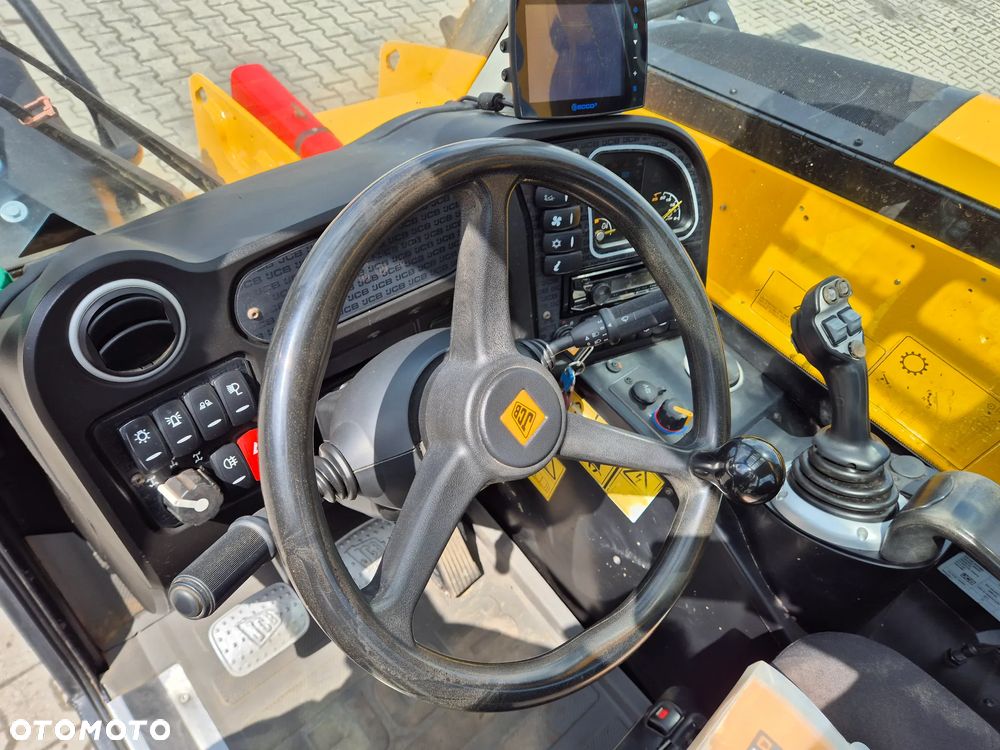 JCB 526-56 AGRIPLUS - 16