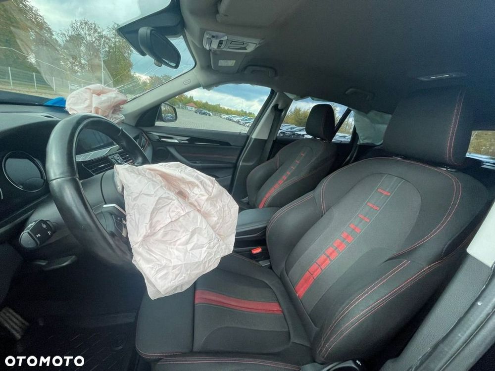 BMW X1 sDrive18i Advantage - 11