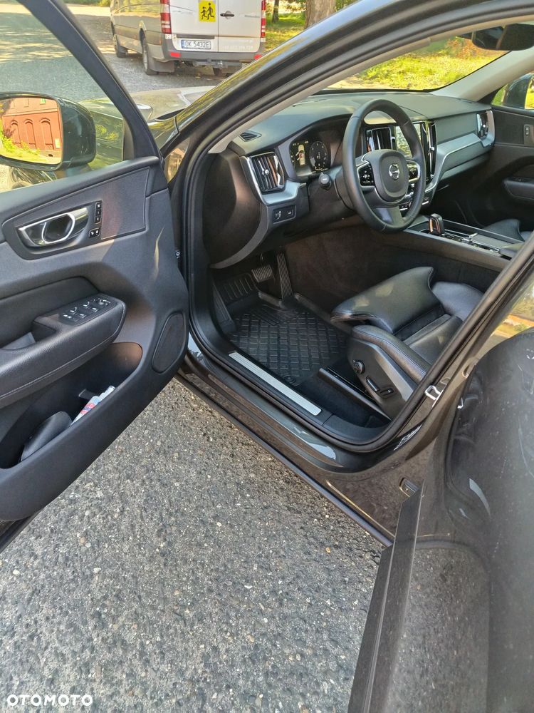 Volvo XC 60 B4 D Momentum Pro - 17