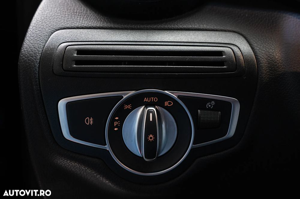 Mercedes-Benz GLC Coupe 300 e 4Matic 9G-TRONIC AMG Line - 29