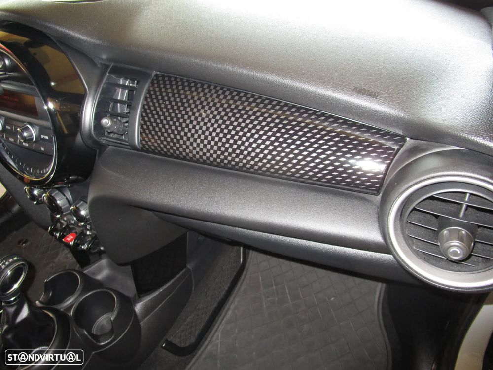 MINI 5 Portas Cooper SD Sport Aut. Seven - 37