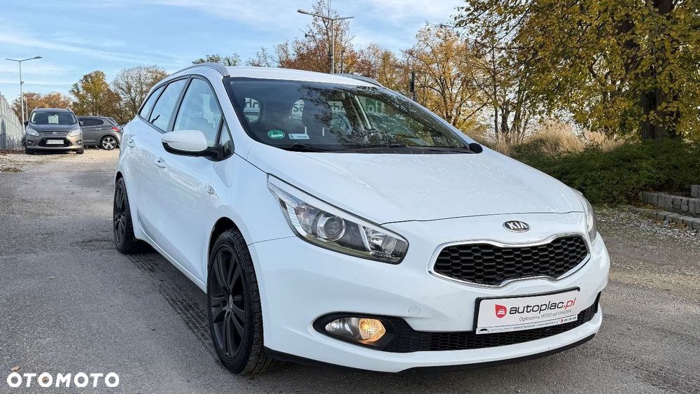 Kia Ceed - 12