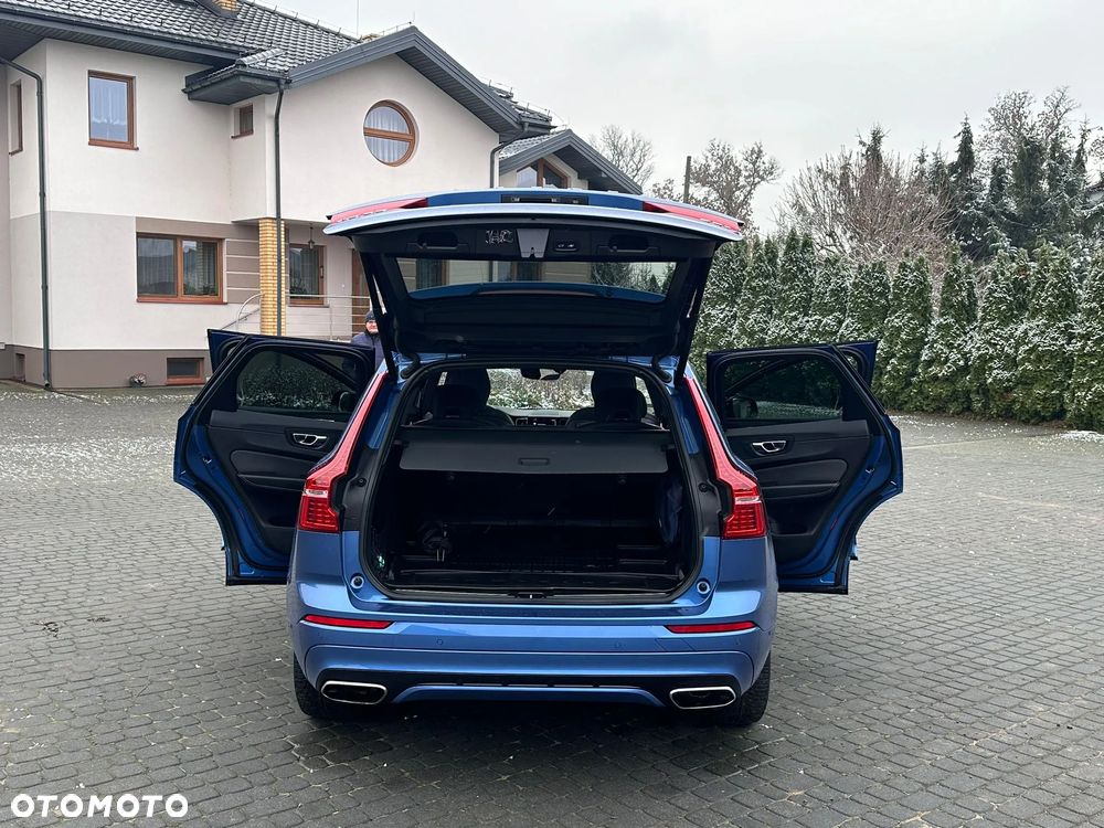 Volvo XC 60 B5 B R-Design - 11