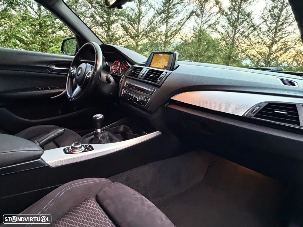 BMW 118 d Pack M - 14