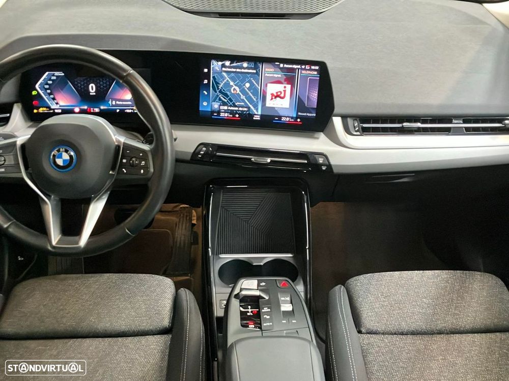 BMW 225xe Active Tourer - 12