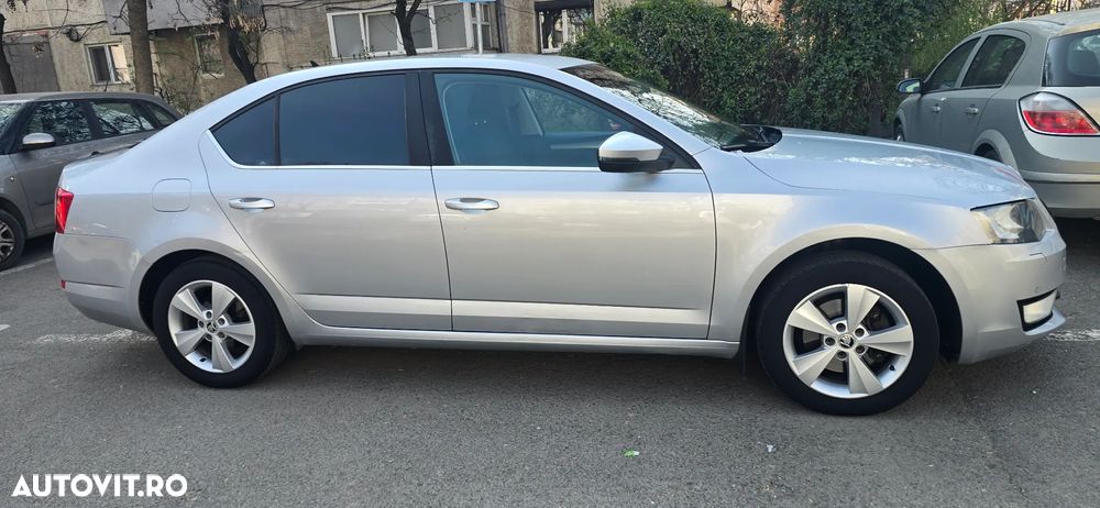 Skoda Octavia 2.0 TDI DSG Drive - 5