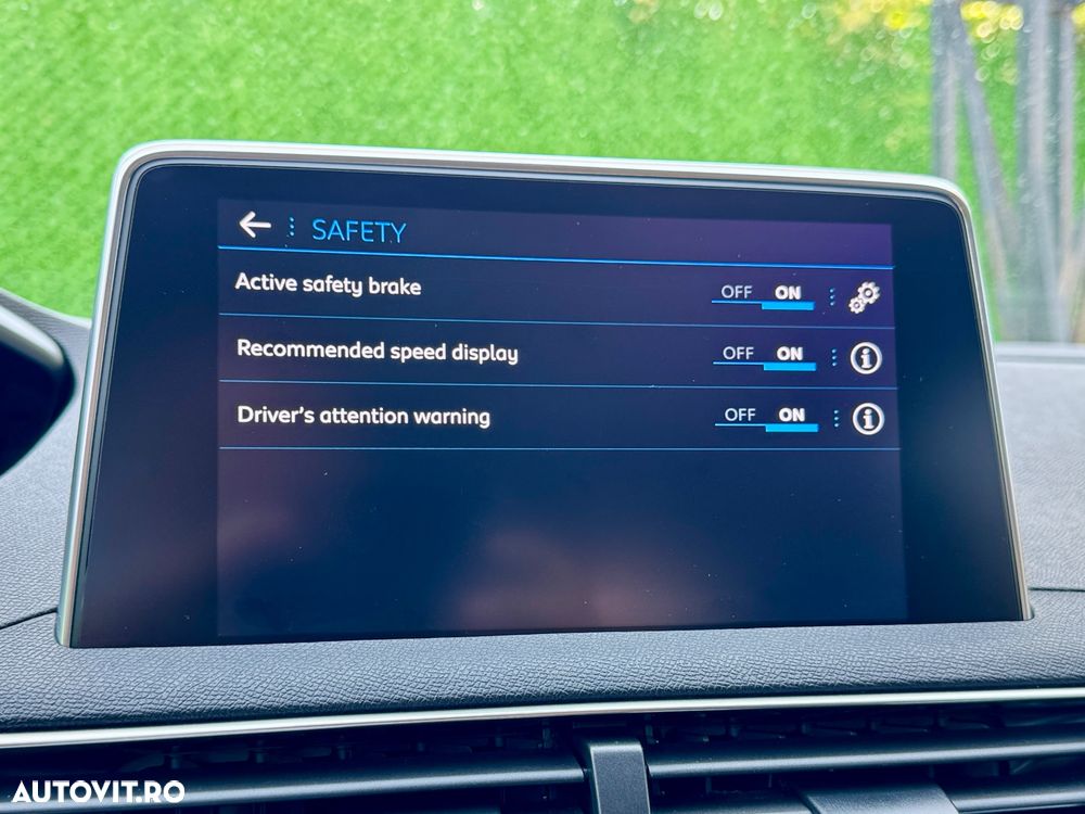 Peugeot 3008 PureTech 130 Stop & Start GPF Allure Pack - 26