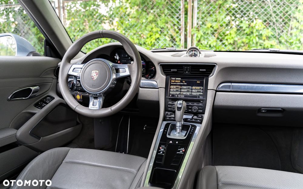 Porsche 911 Carrera PDK - 9