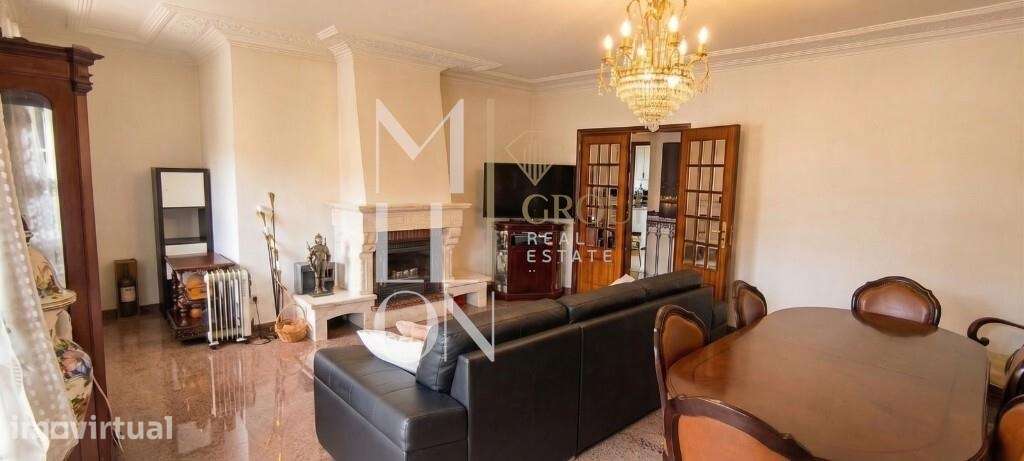 Moradia + Espaço Comercial com Possibilidade de 2 Frações | Cascais - Grande imagem: 5/39