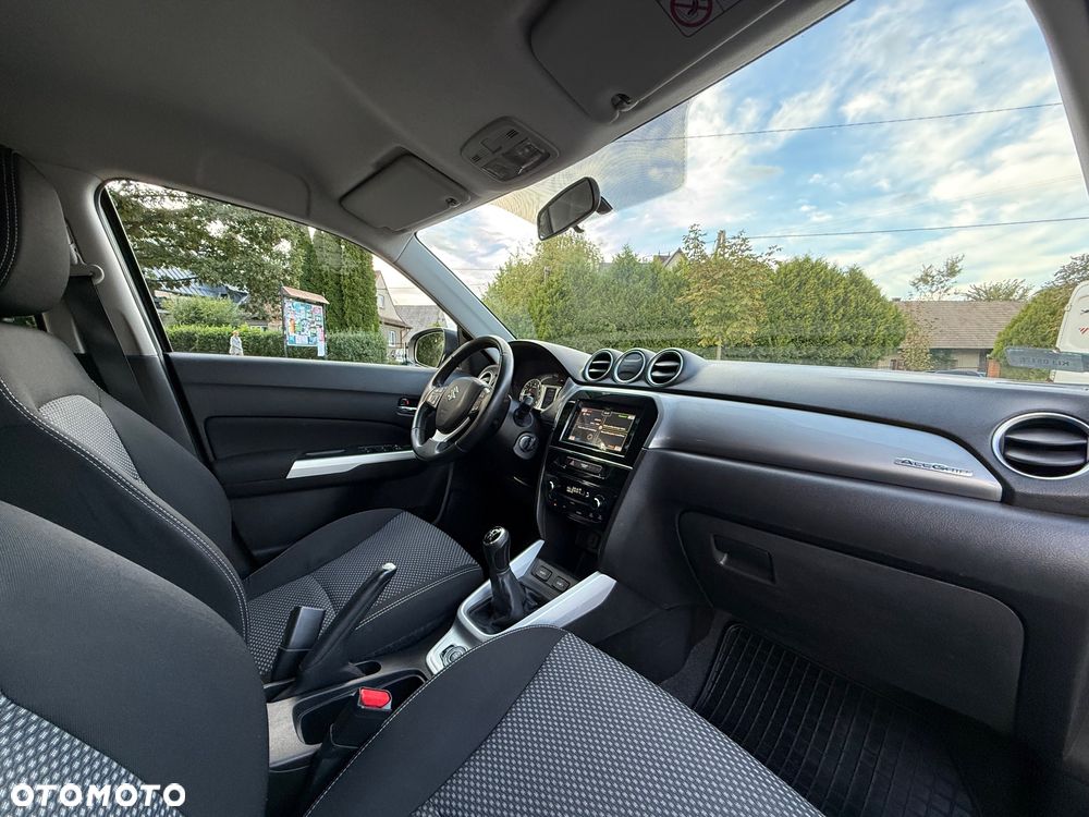 Suzuki Vitara 1.6 Premium 4WD - 24