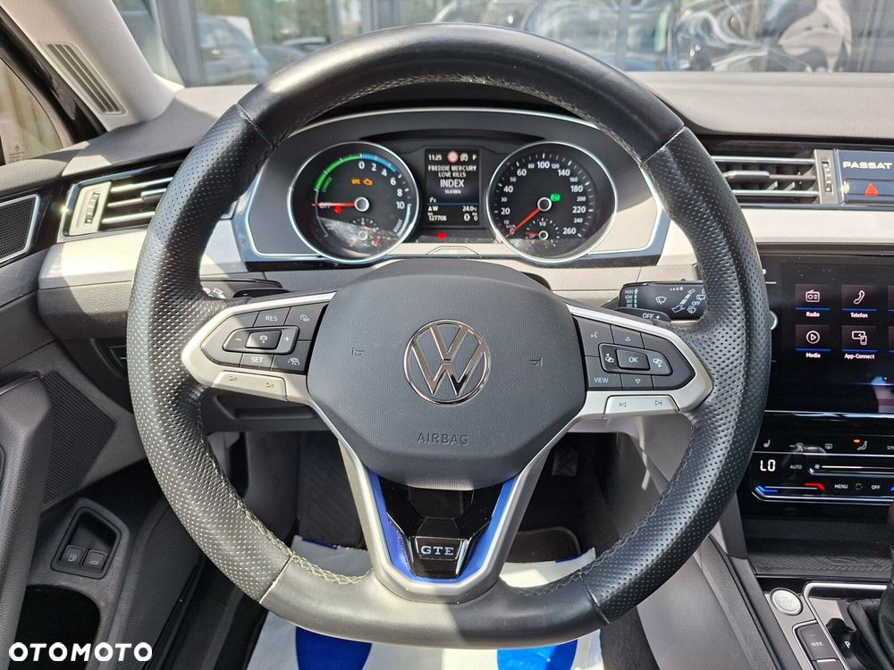 Volkswagen Passat - 20