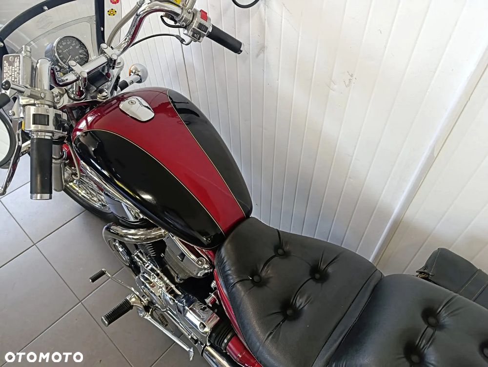 Suzuki Intruder - 11