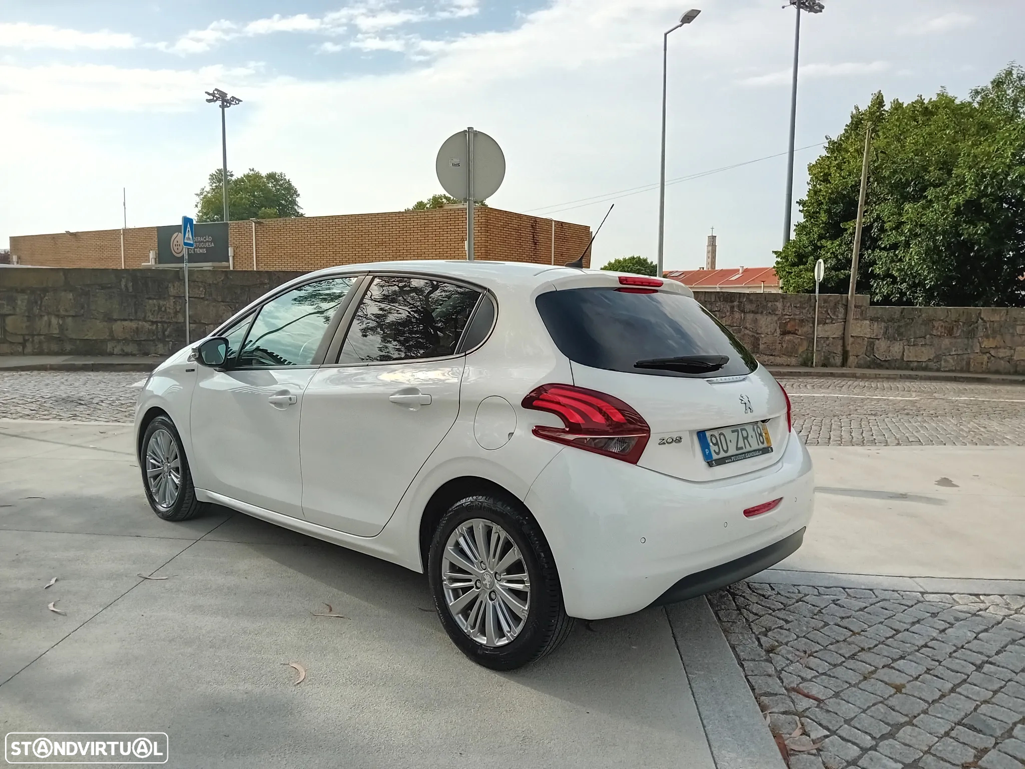Peugeot 208 1.5 BlueHDi Signature - 12