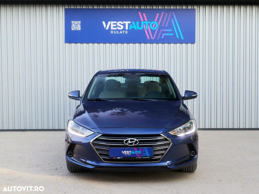 Hyundai Elantra - 3