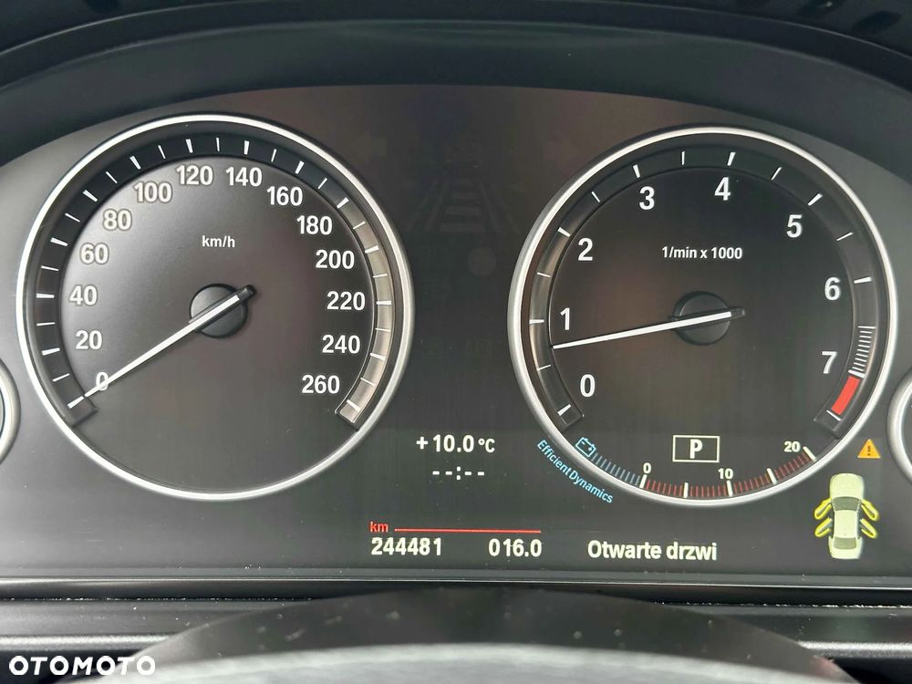 BMW Seria 5 520i - 26