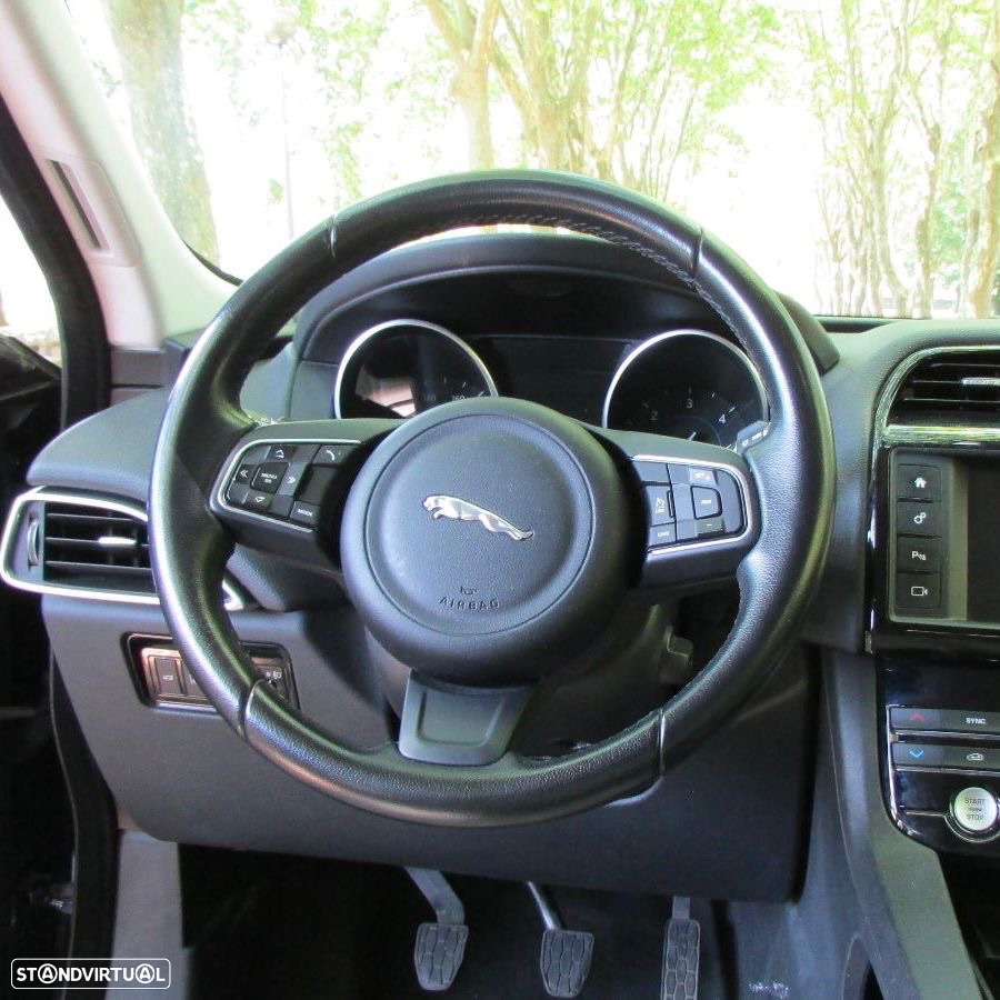 Jaguar F-Pace 2.0 i4D Pure - 6