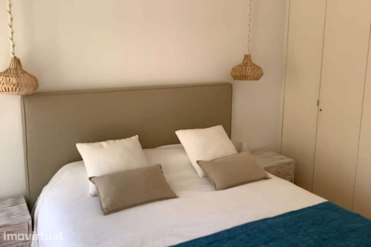 Apartamento T1 com varanda, terraço e móveis incluídos - Grande imagem: 2/10