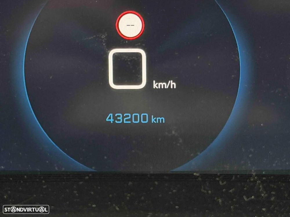 Peugeot 2008 1.2 PureTech Allure EAT8 - 9