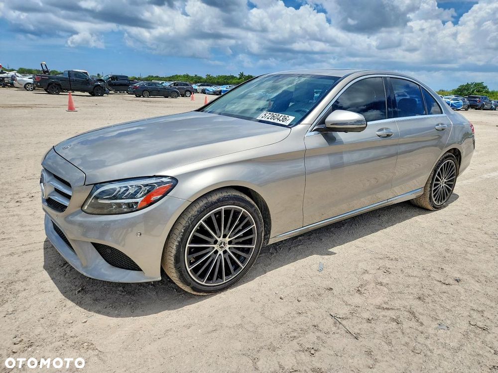 Mercedes-Benz Klasa C 300 9G-TRONIC - 2
