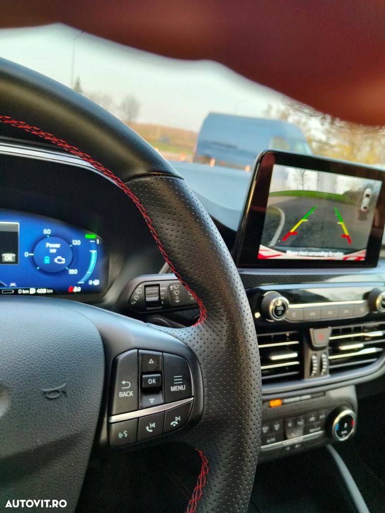 Ford Kuga 2.5 Duratec PHEV ST-LINE - 9