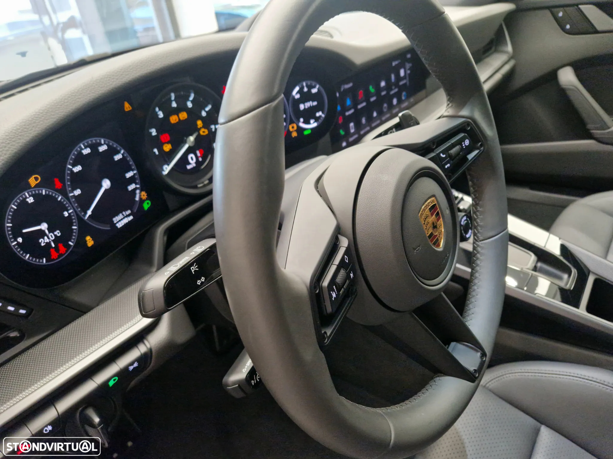 Porsche 911 Série F - 18