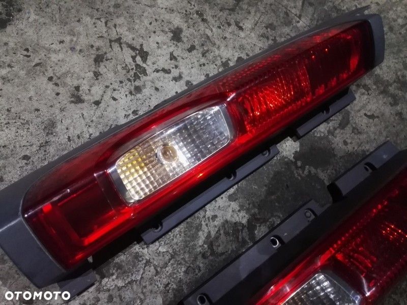 obudowa lampy tył trafic vivaro primastar 07+ - 9