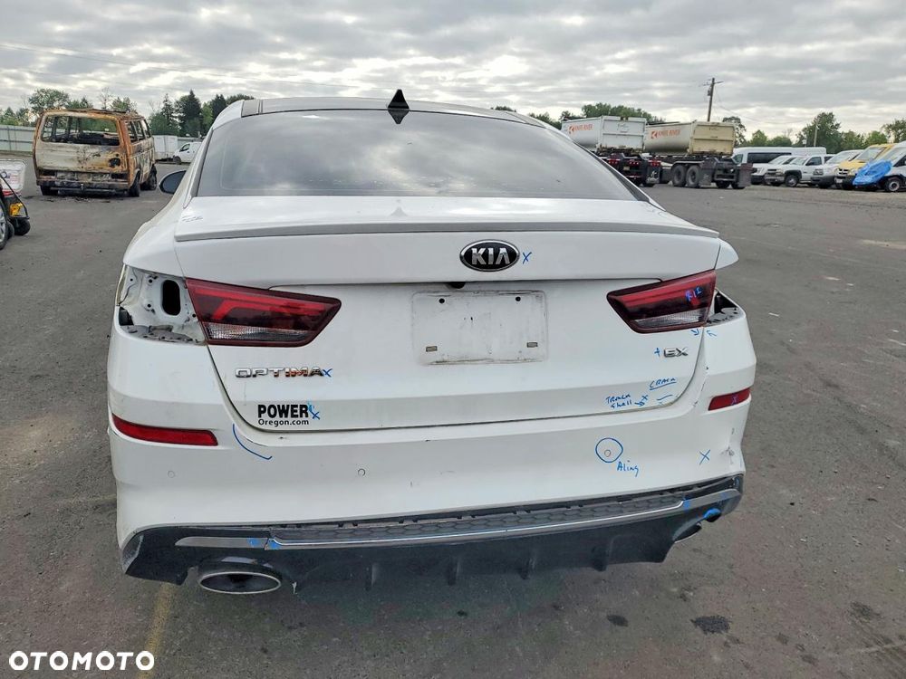 Kia Optima - 7