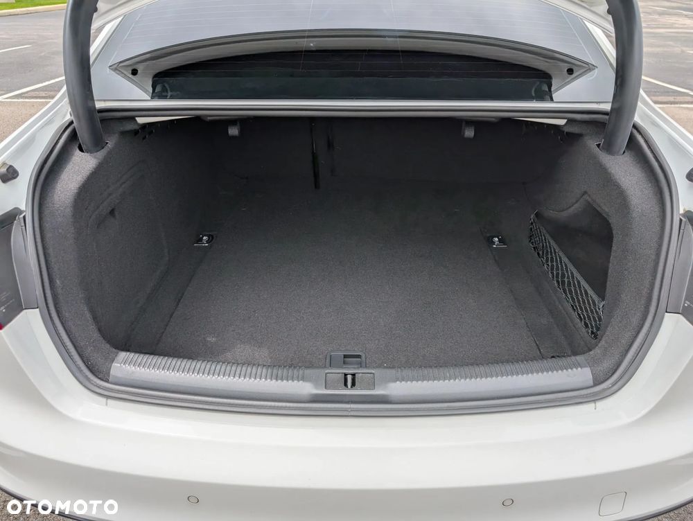 Audi A4 Limousine 2.0 TFSI ultra S tronic design - 28