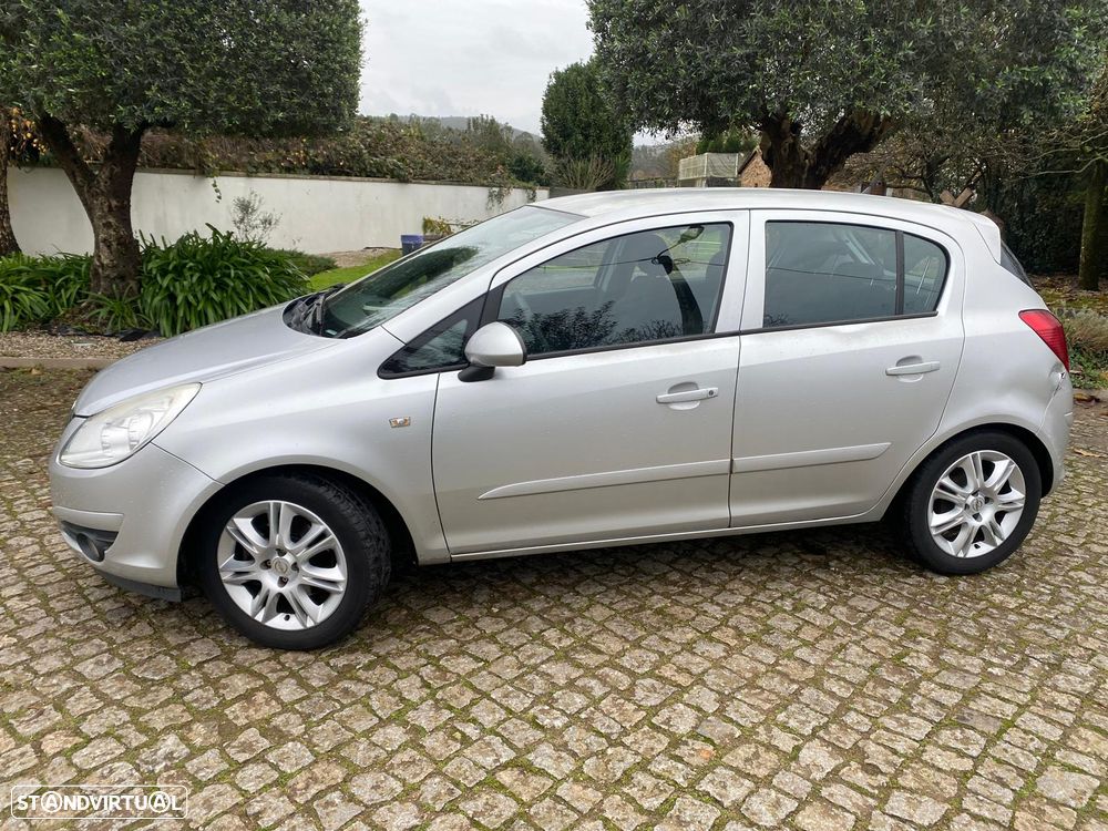 Opel Corsa 1.3 CDTi Enjoy EcoFLEX - 2
