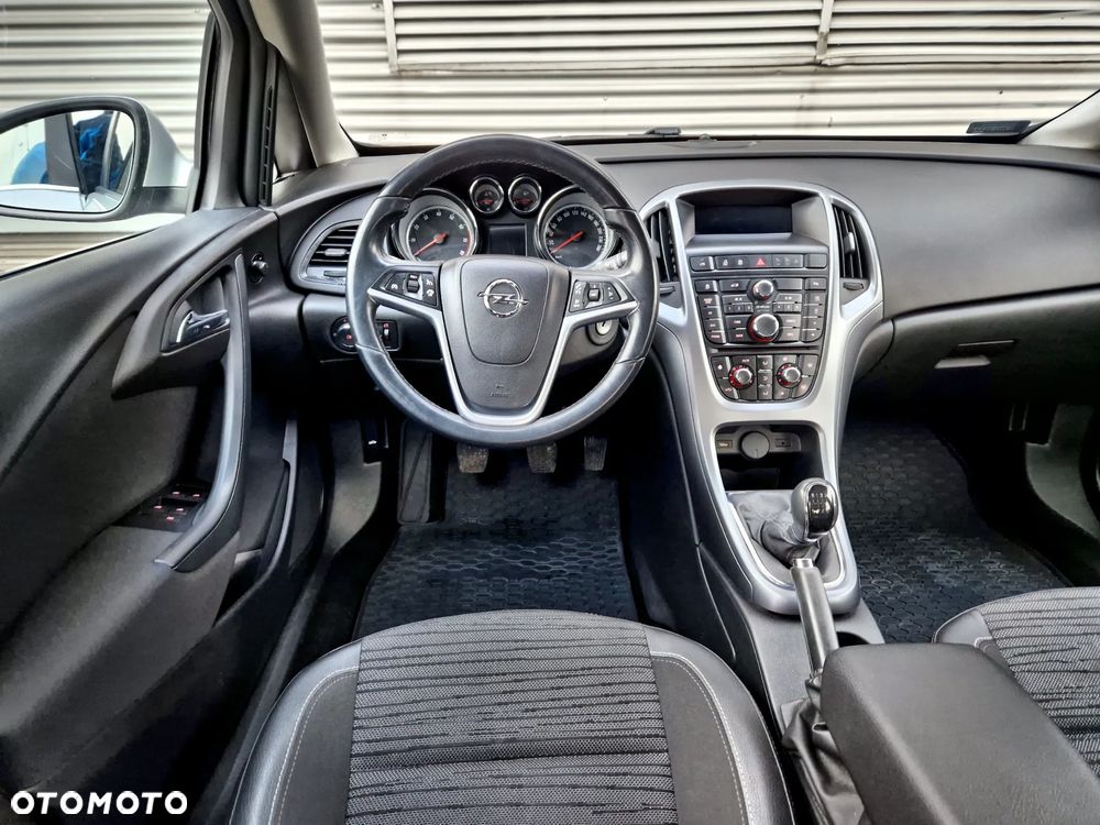 Opel Astra 1.4 T Business EU6 - 22