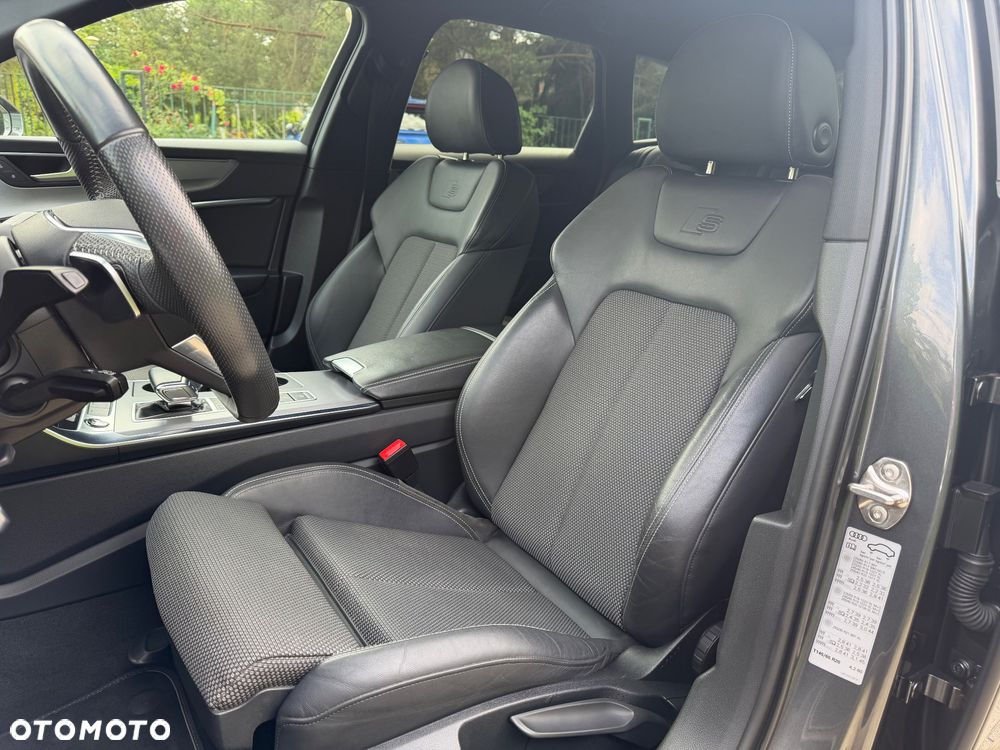 Audi A6 Avant 40 TDI quattro S tronic S line - 29