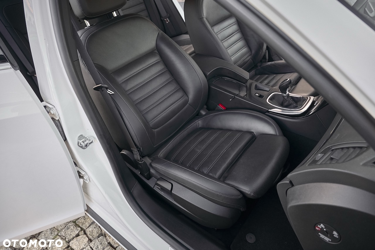 Opel Insignia - 29