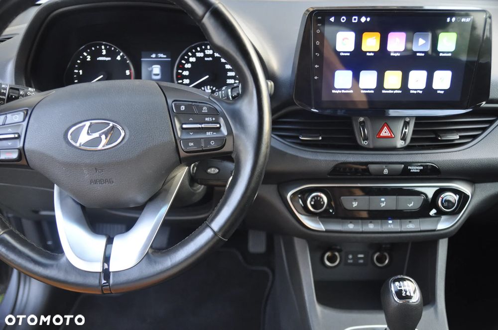Hyundai i30 1.6 D Comfort - 11