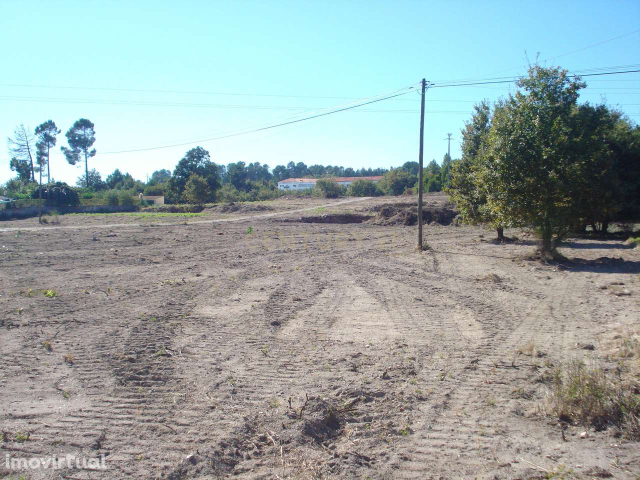 Terreno com área de 22 137m2 - Grande imagem: 4/9
