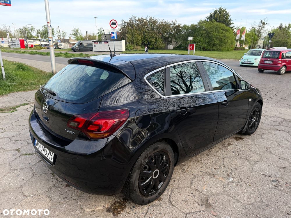 Opel Astra 1.6 Turbo - 3
