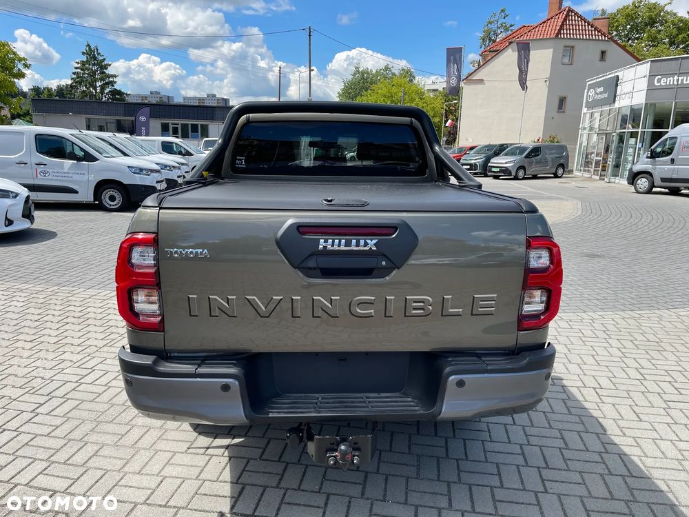 Toyota Hilux 2.8 D-4D Double Cab Invincible 4x4 - 8