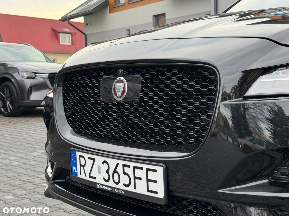 Jaguar F-Pace 30t AWD Portfolio - 28