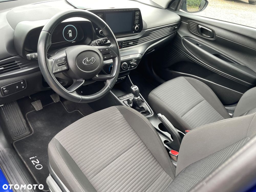 Hyundai i20 blue 1.2 Pure - 9