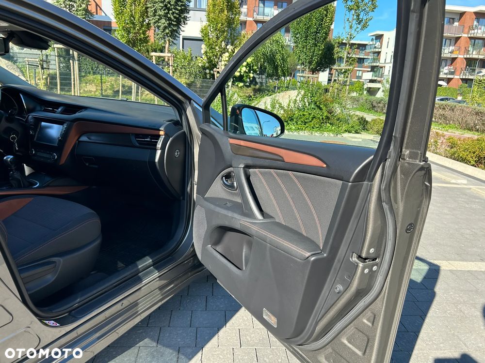 Toyota Avensis 1.8 Premium - 20