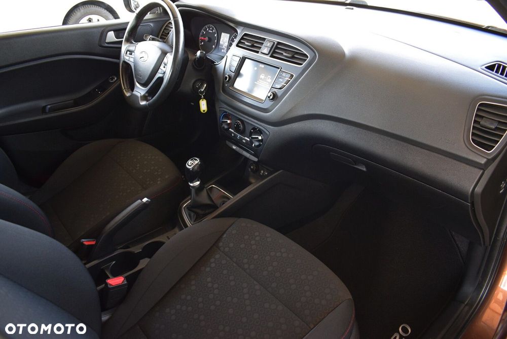 Hyundai i20 - 16