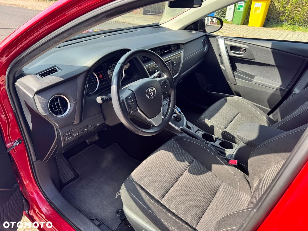 Toyota Auris ver-1-8-hsd-luna - 12