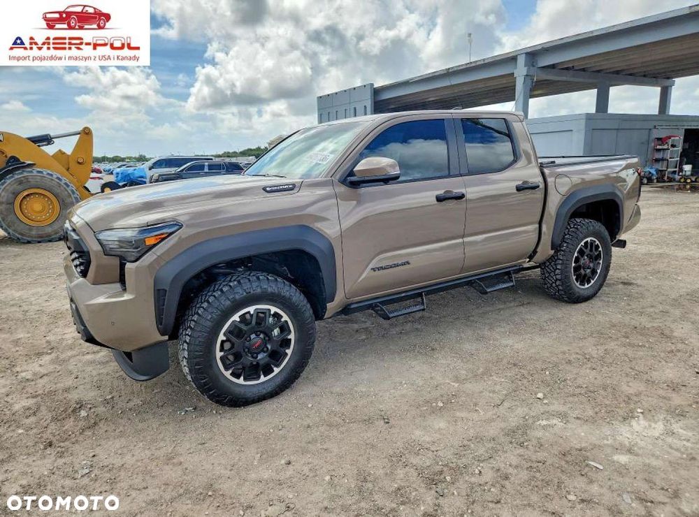Toyota Tacoma - 1