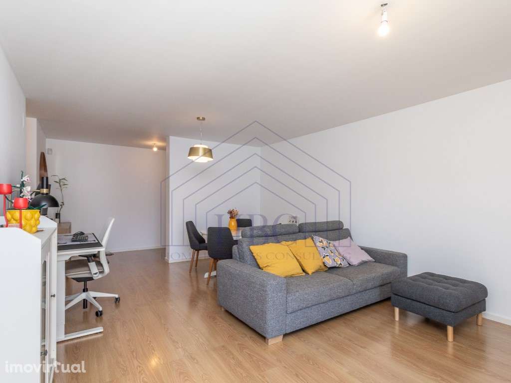 Vende-se Apartamento T1 no centro de Lisboa com arrecadação e garagem - Grande imagem: 2/25