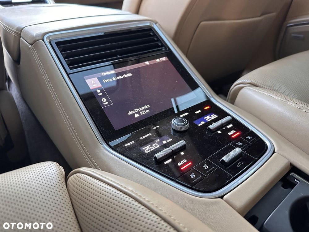 Porsche Panamera - 18