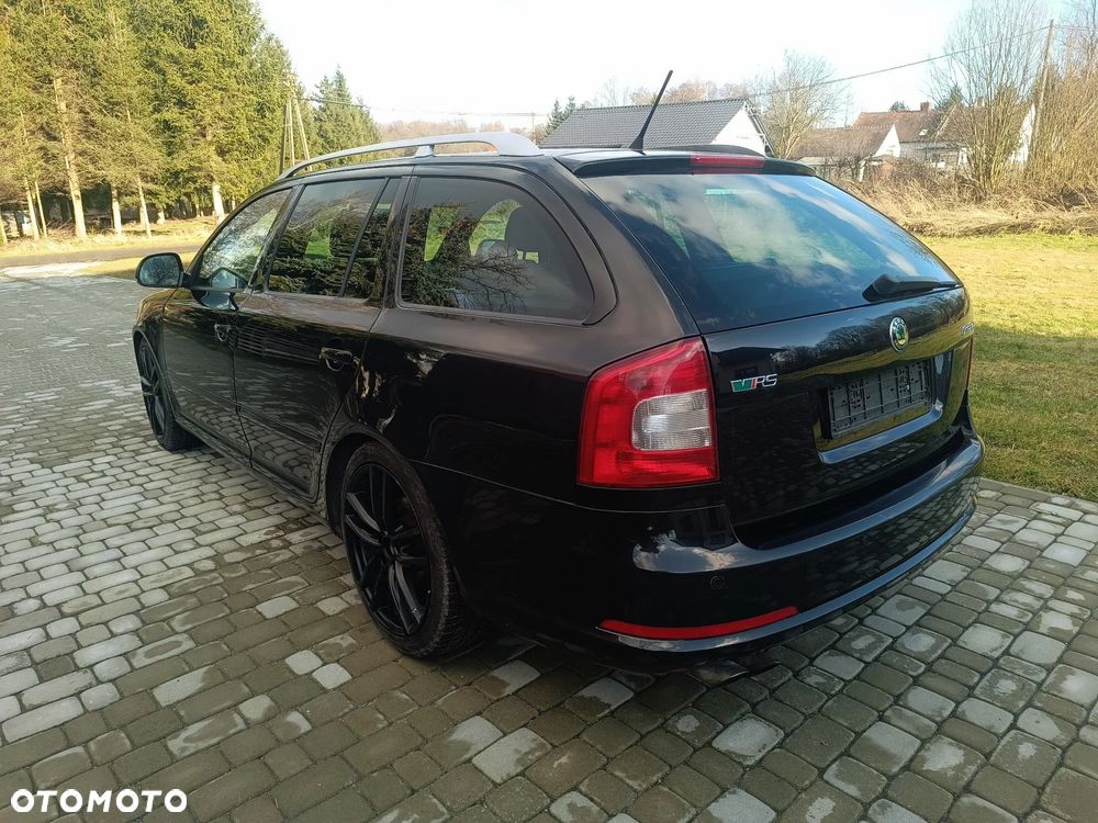 Skoda Octavia 2.0 TSI RS - 9