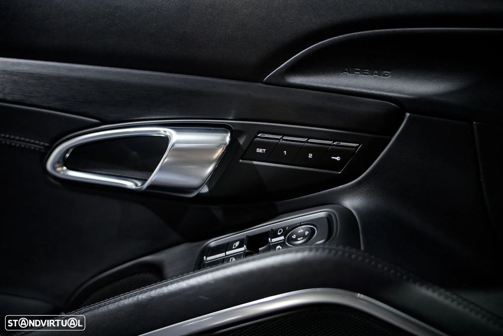 Porsche 911 (991) Targa 4 GTS PDK - 29