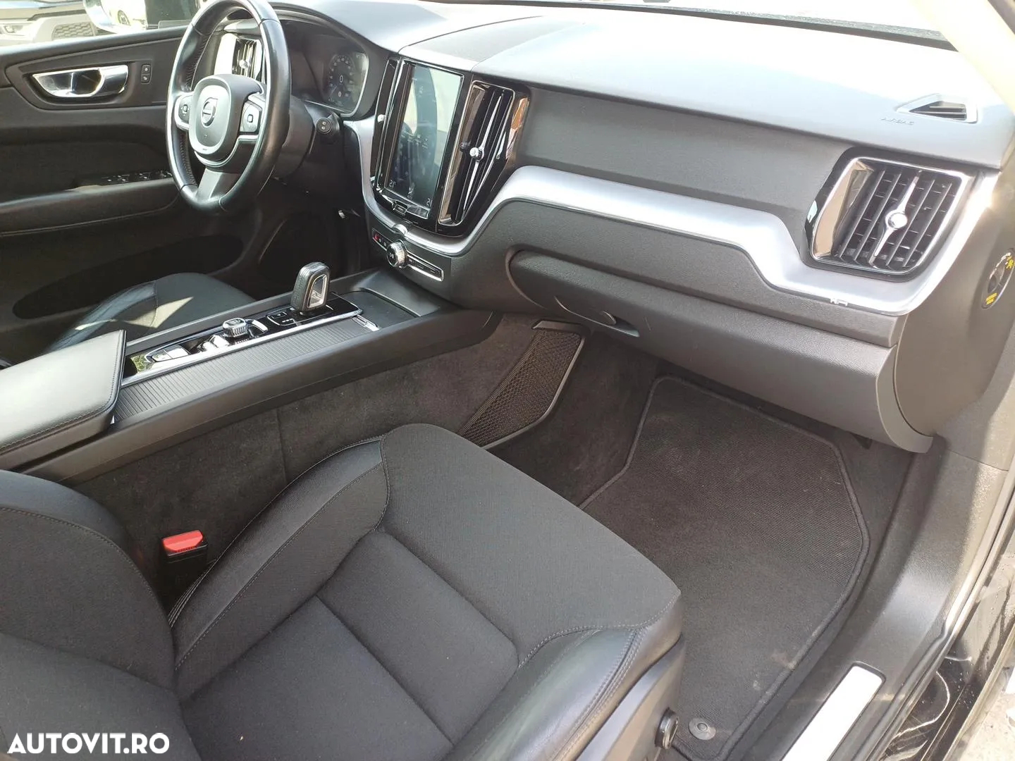Volvo XC 60 B4 D AWD Geartronic Momentum - 23