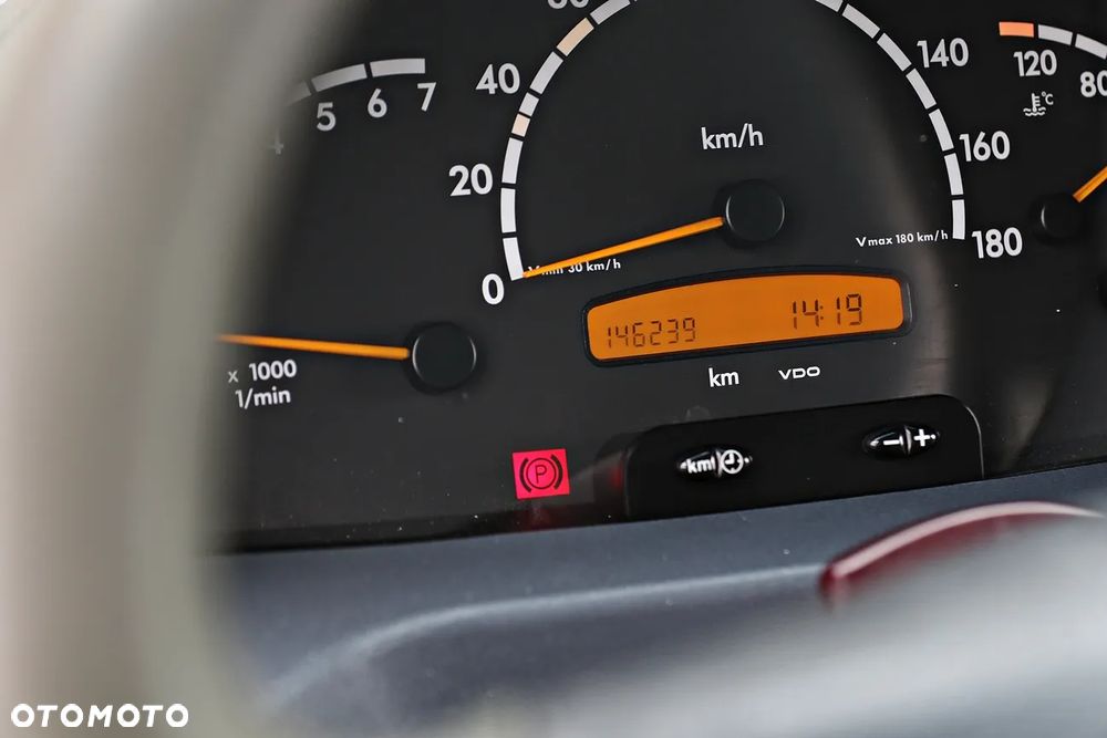 Mercedes-Benz Sprinter - 30